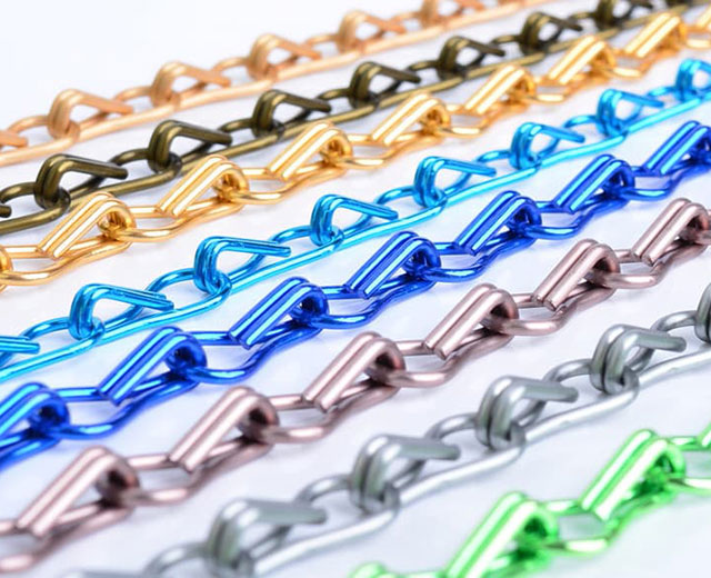 Features of metal curtains Features of metal curtains