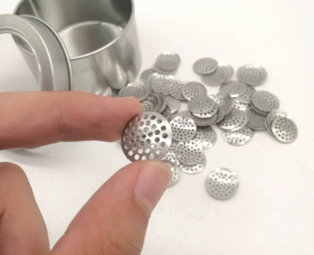Smoking pipe screen