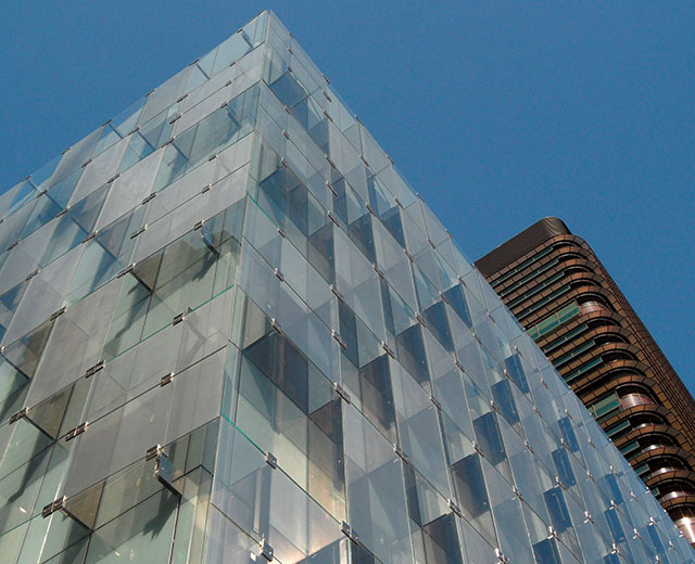Laminated glass metal mesh