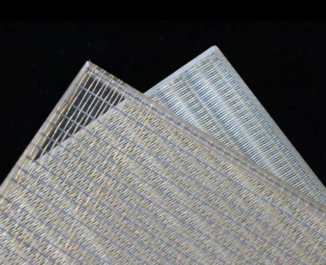 Laminated glass metal mesh