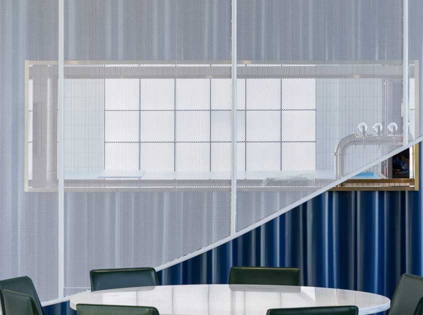 Mini Chain Link Mesh Curtain: Fine Drapery with Metallic Elegance