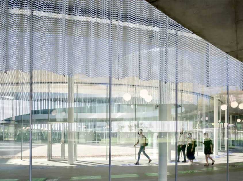 Best Architectural Woven Mesh Options for Residential vs Industrial Use