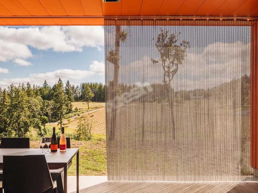 How to Choose the Right Aluminum Chain Curtain for Interior Design?
