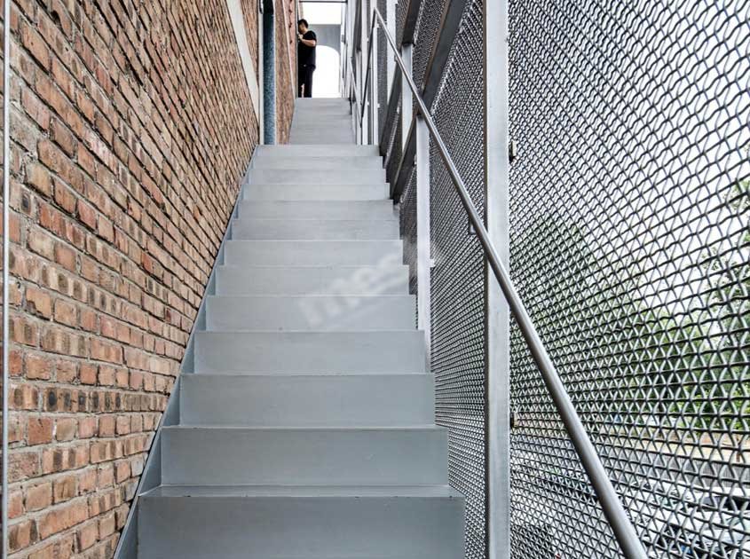Architectural Wire Mesh in Modern Buildings: Design Benefits, Functions and Applications