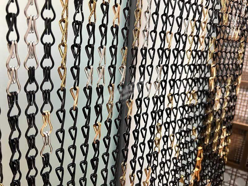How Aluminum Chain Curtains Create Modern Interior Spaces How Aluminum Chain Curtains Create Modern Interior Spaces